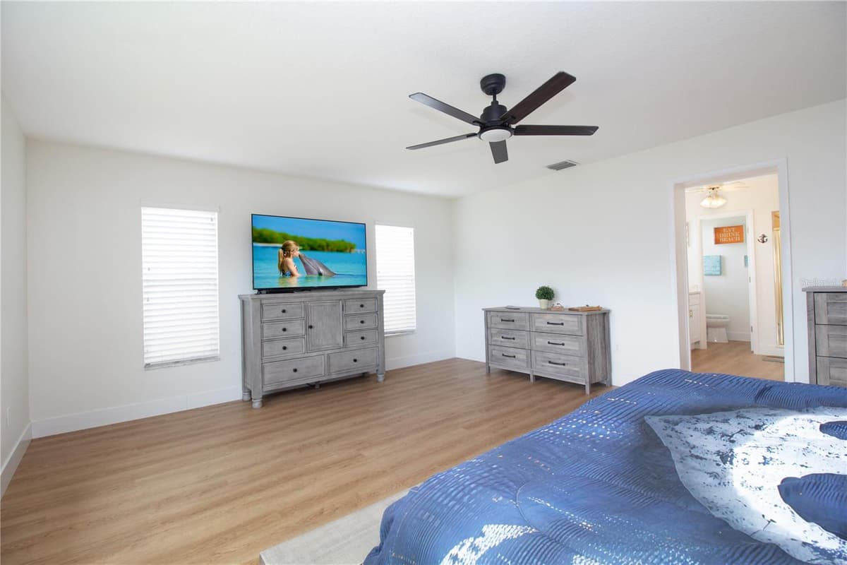 318 CIRCLE DRIVE — photo 27 of 38