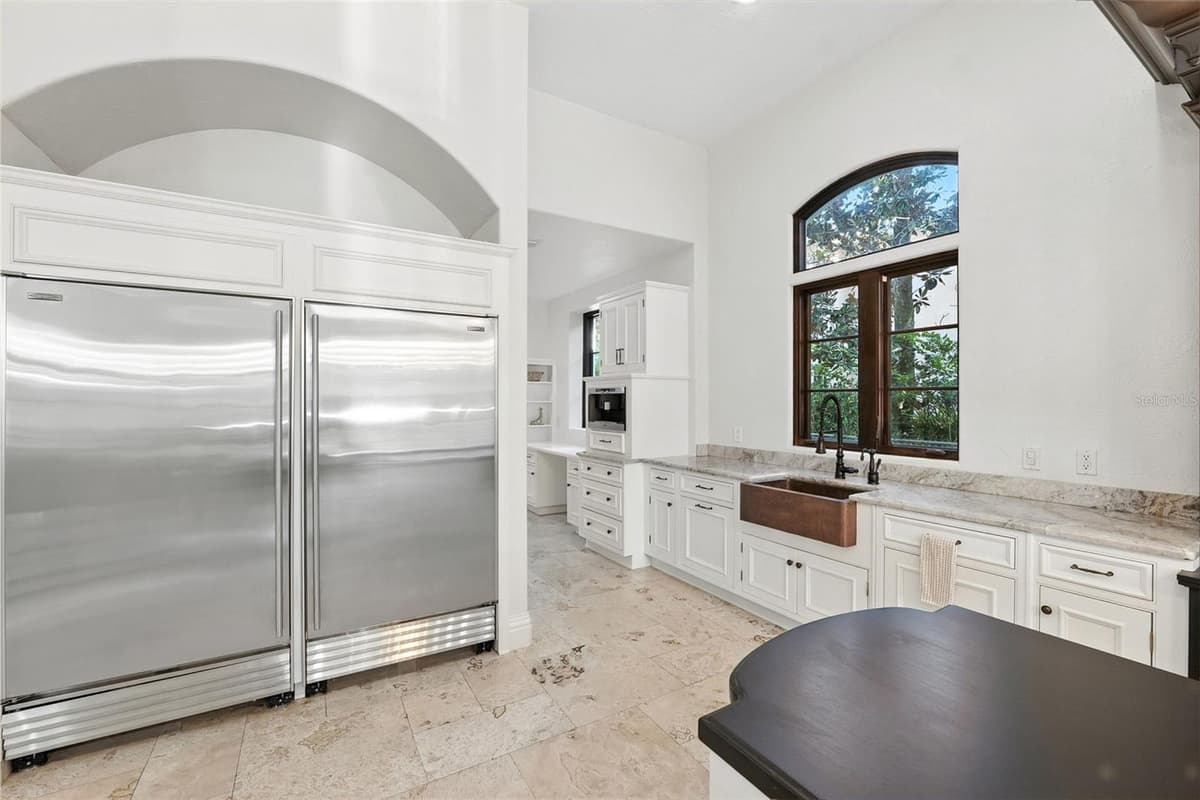 4555 SWANN AVENUE — photo 17 of 74