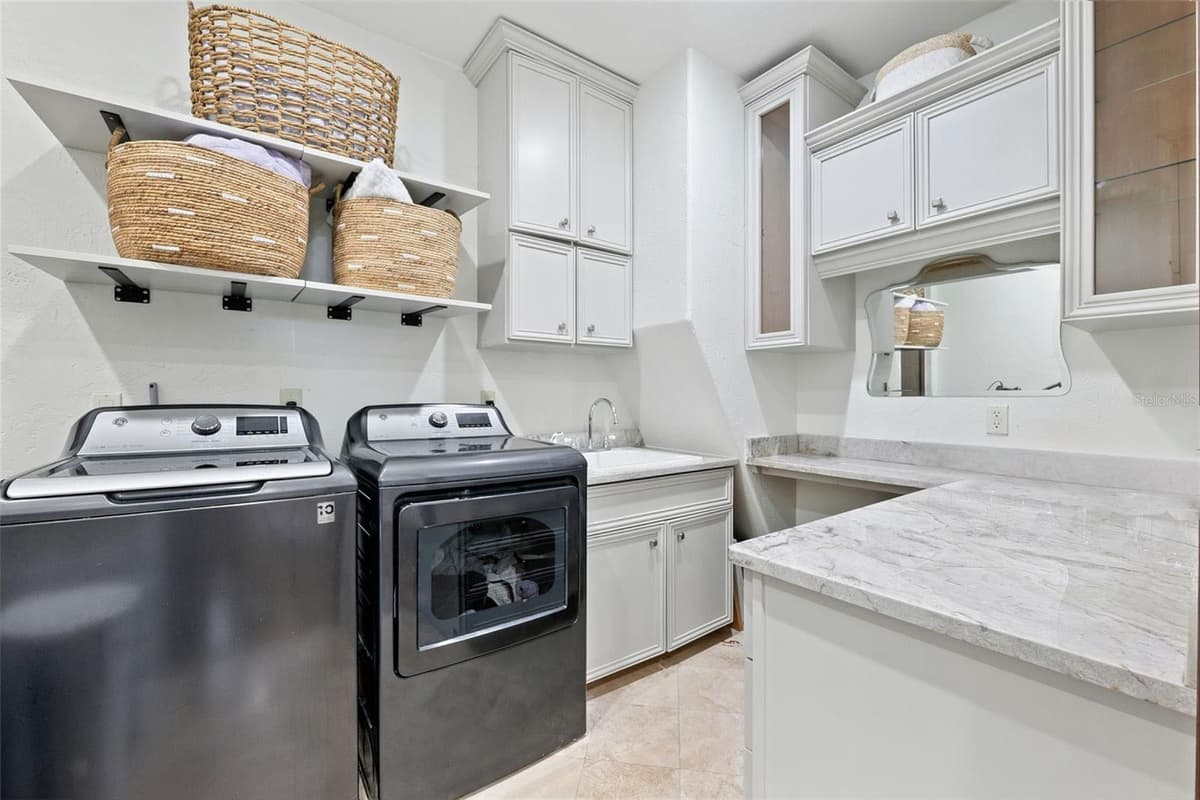 4555 SWANN AVENUE — photo 47 of 74