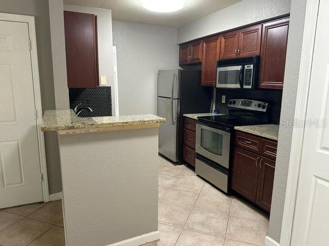 709 SECRET HARBOR LANE — photo 10 of 32