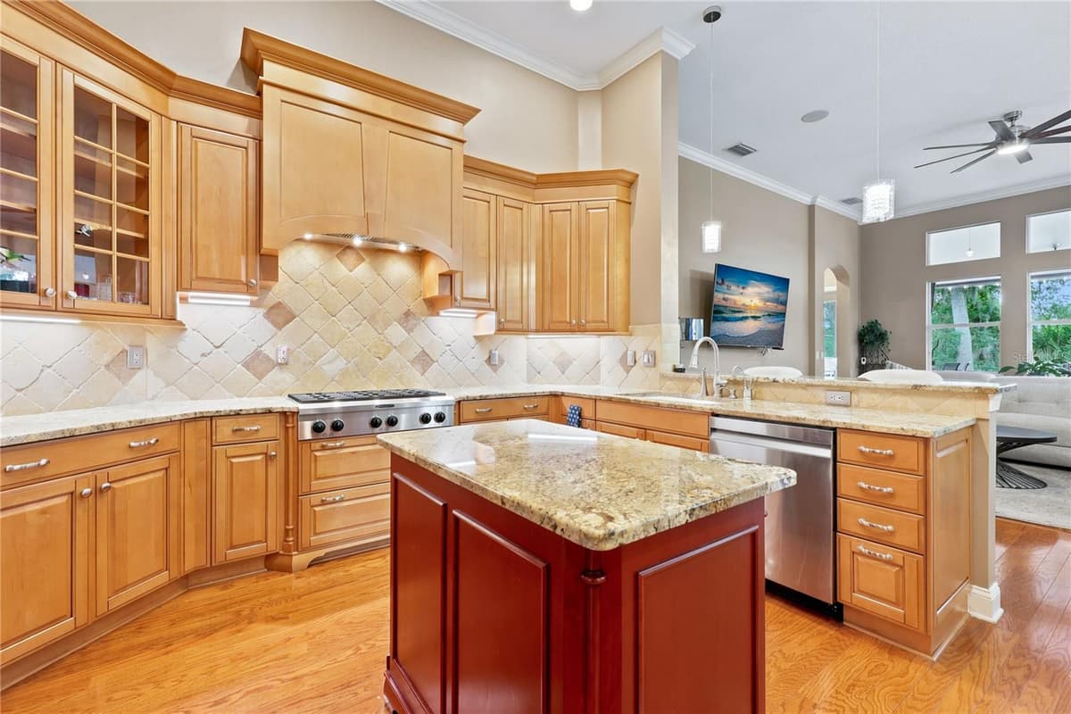 7049 TIMBER RIDGE WAY — photo 8 of 69