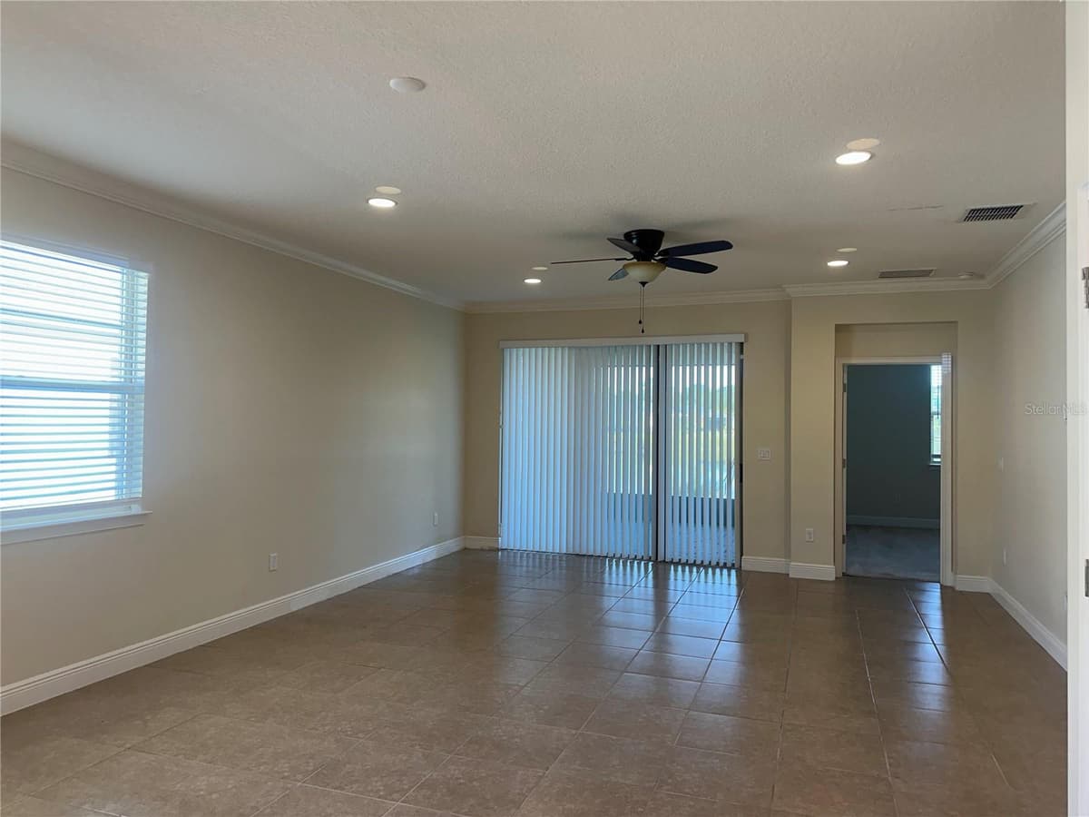 3430 SAGEBRUSH STREET — photo 6 of 26