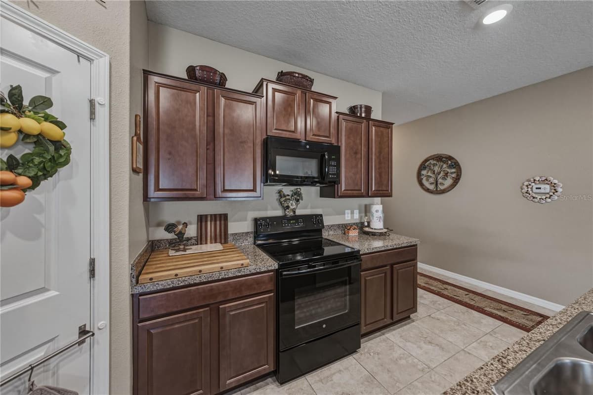 1613 REDMOND BROOK LANE — photo 8 of 28