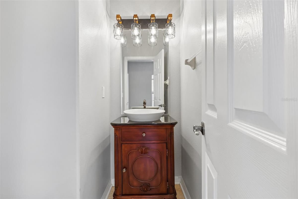 1016 WINDING WATERS CIRCLE — photo 9 of 46