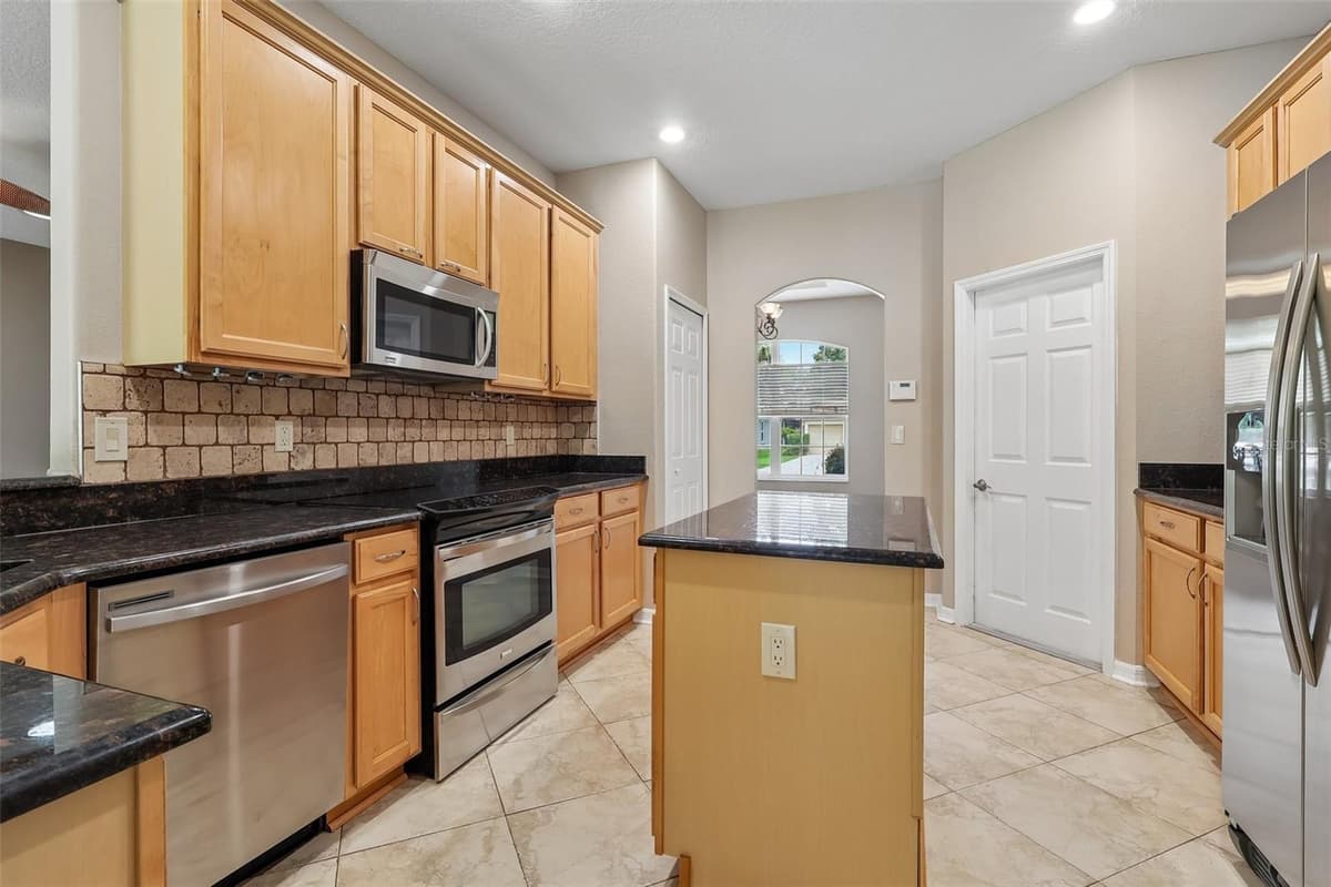 1016 WINDING WATERS CIRCLE — photo 13 of 46