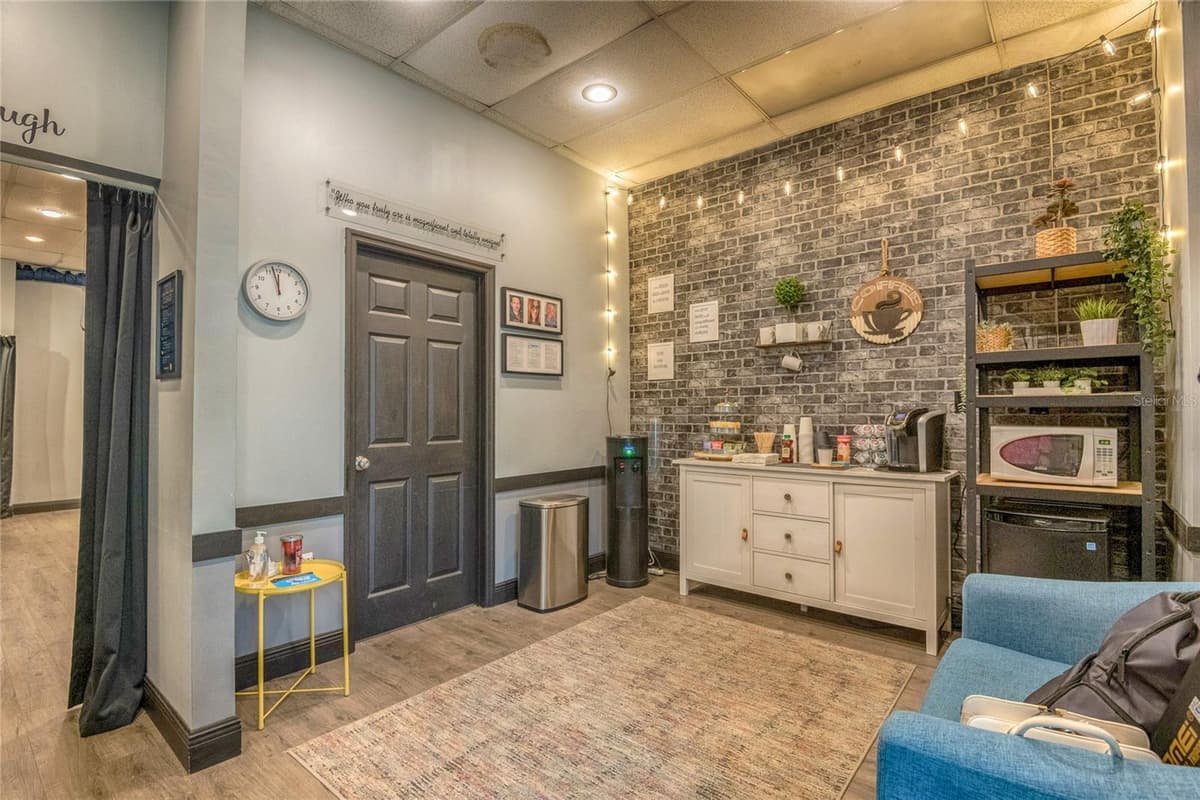 5544 HANSEL AVENUE — photo 9 of 16