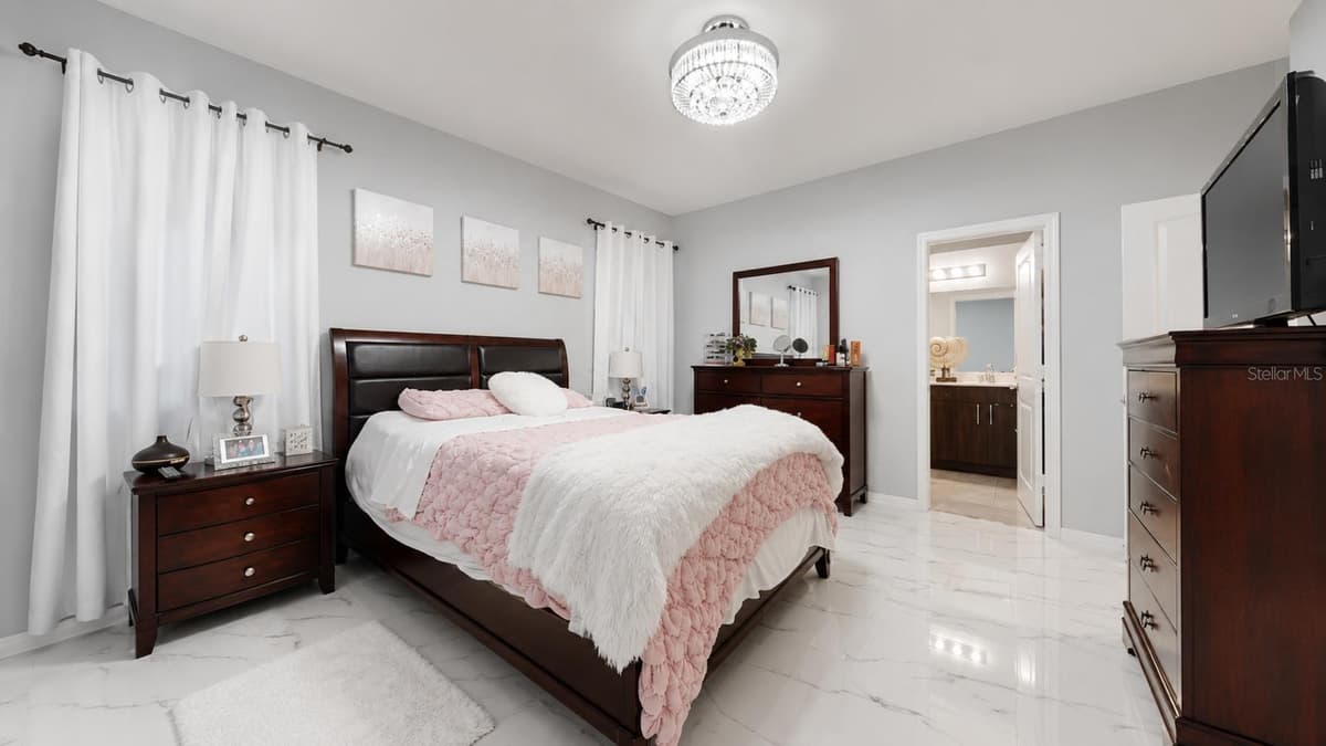 1452 SE 24TH AVE — photo 8 of 21