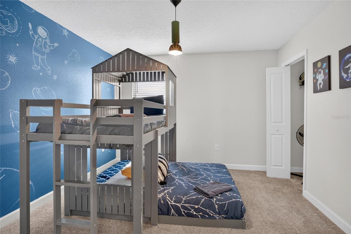 4536 TARGET BOULEVARD — photo 44 of 73