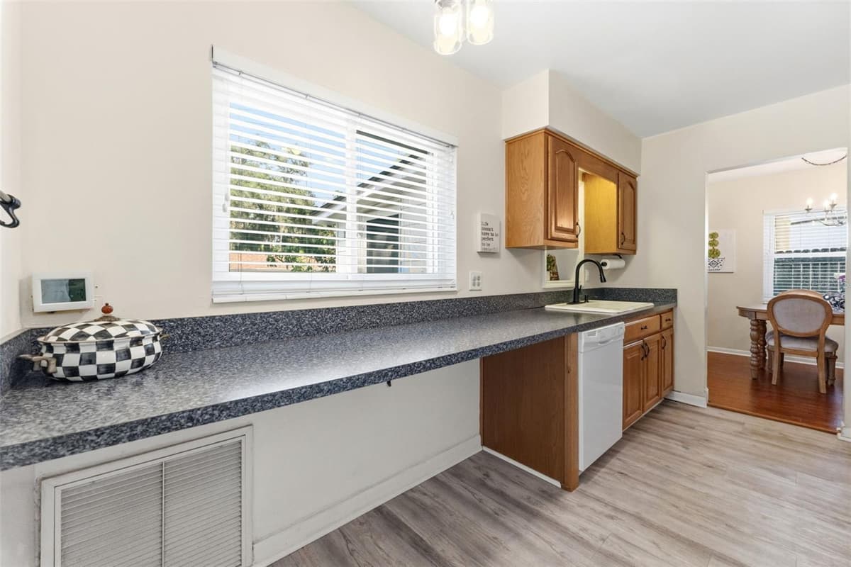 309 BELLE VIEW AVENUE — photo 18 of 50
