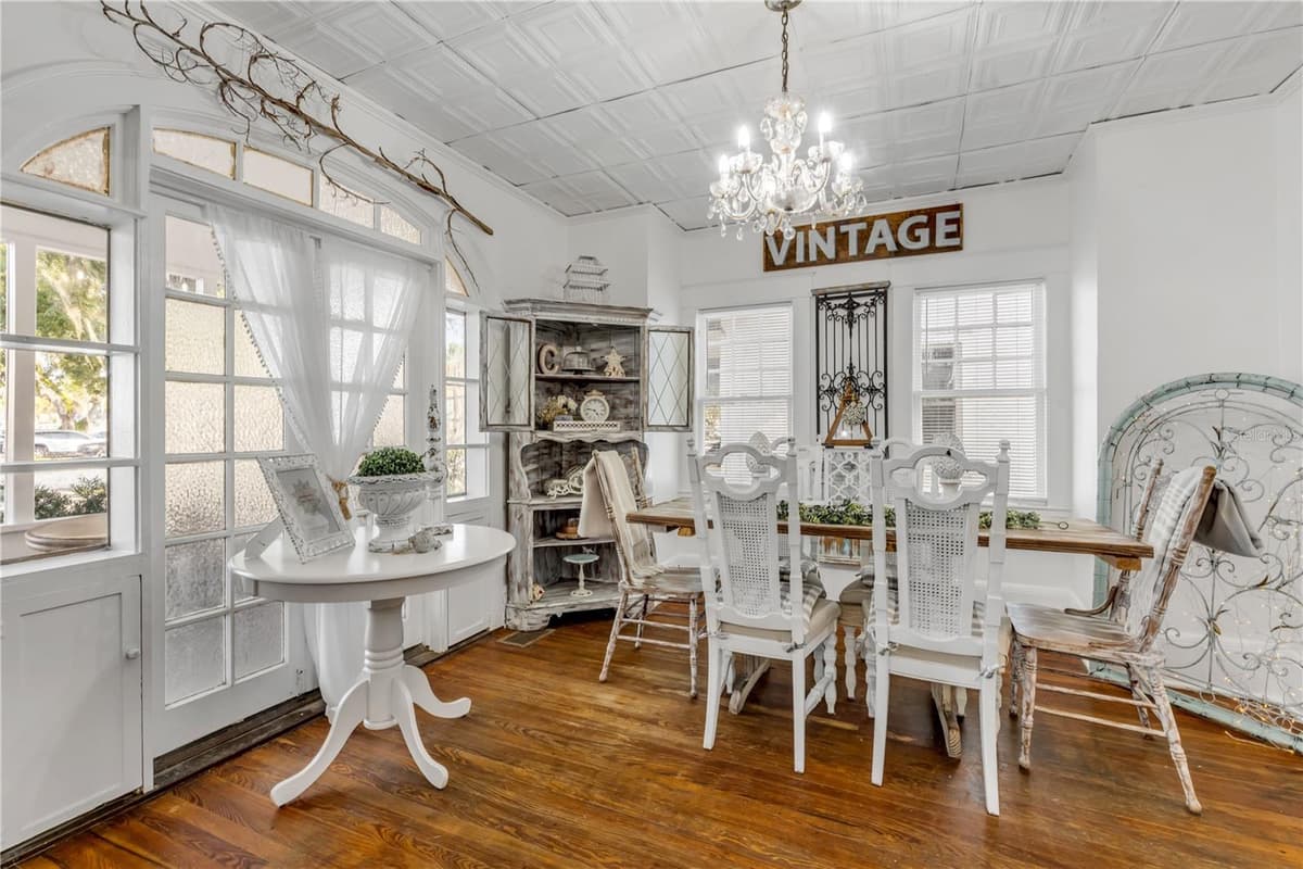 407 MAGNOLIA STREET — photo 11 of 63