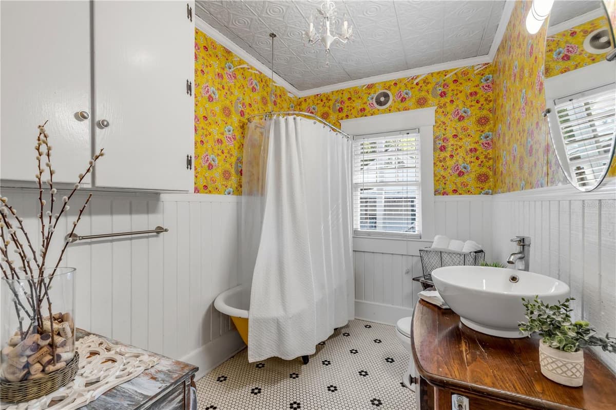 407 MAGNOLIA STREET — photo 22 of 63