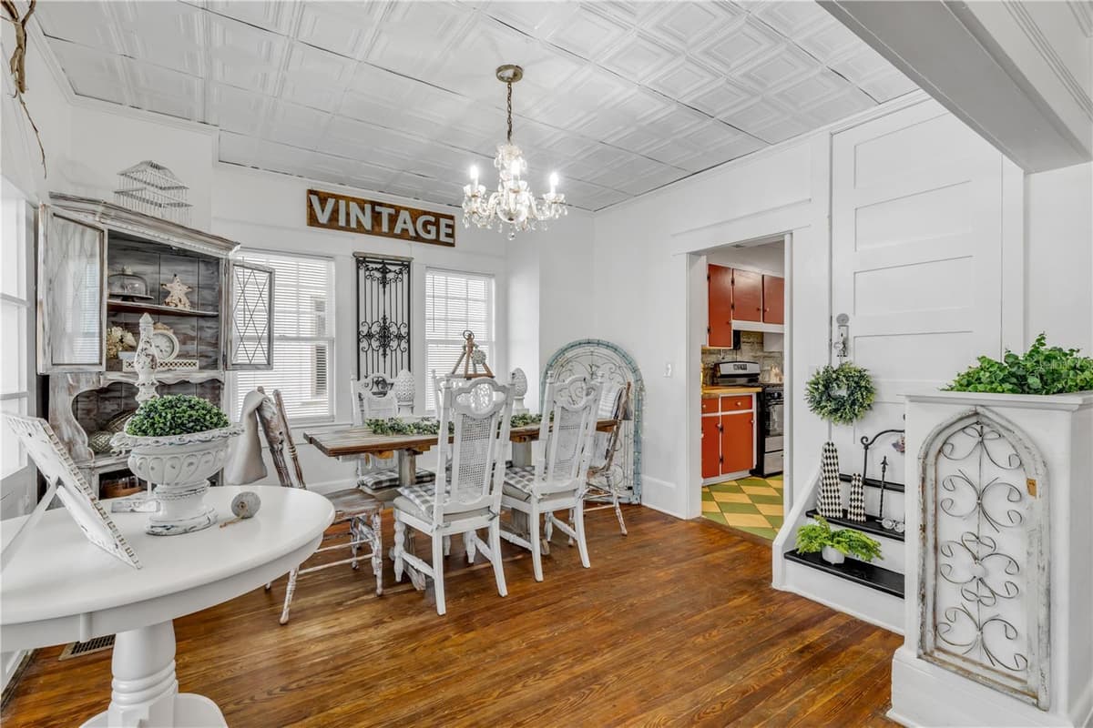407 MAGNOLIA STREET — photo 10 of 63