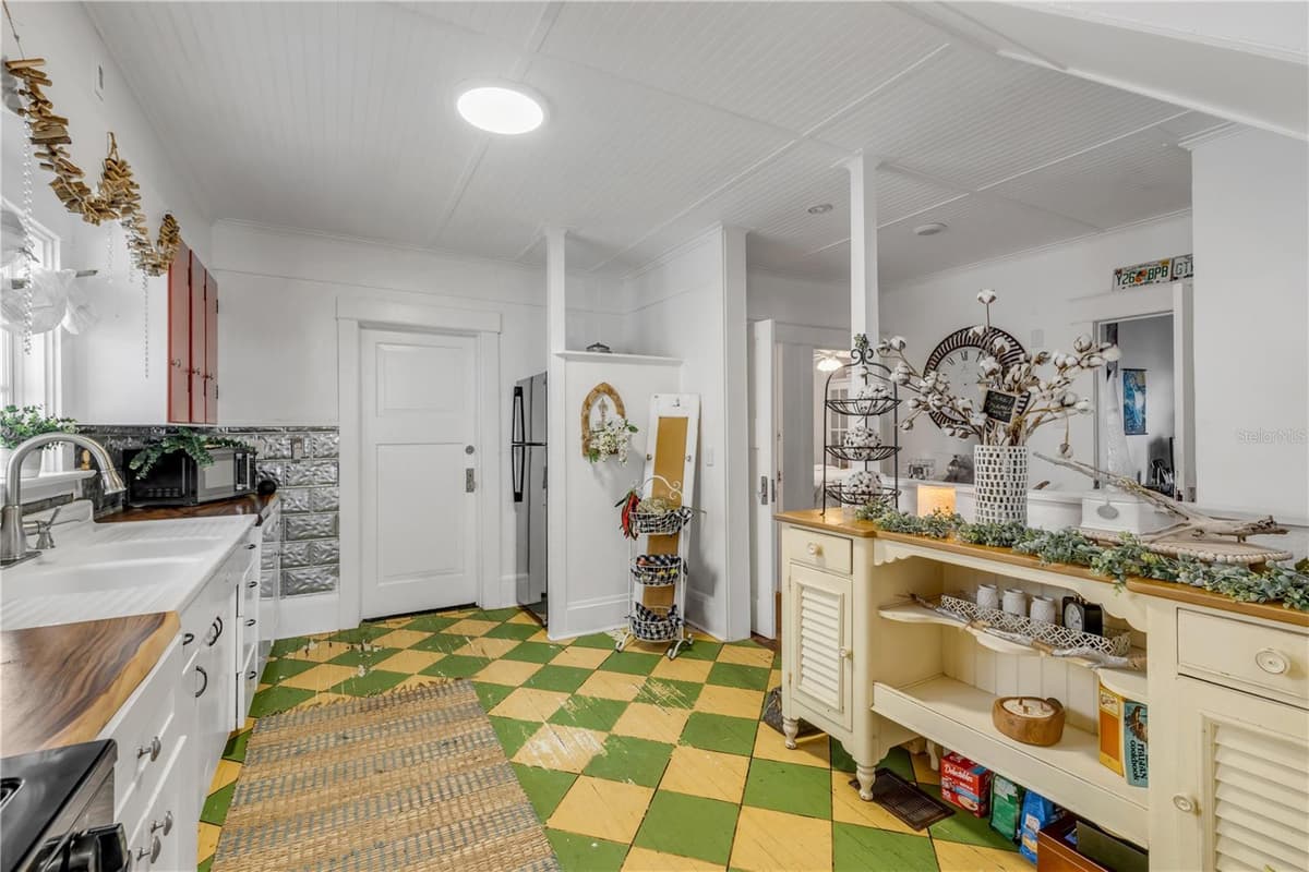 407 MAGNOLIA STREET — photo 13 of 63