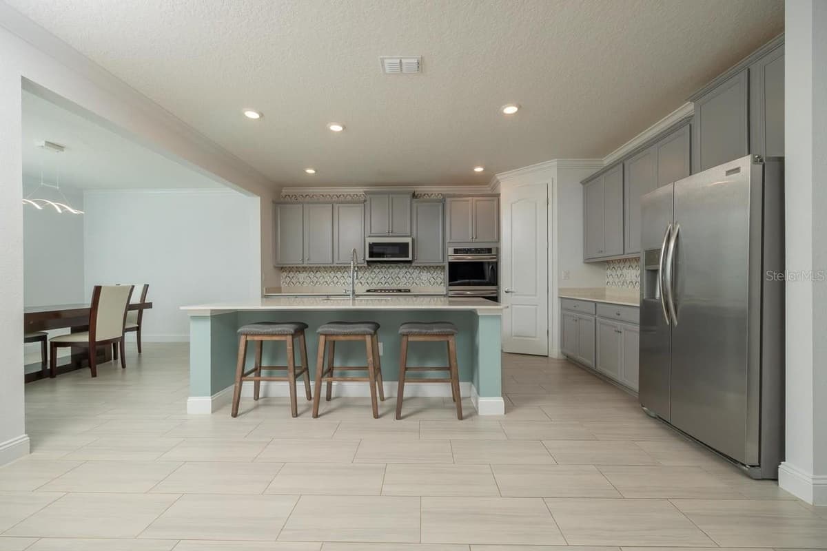 213 OLETA WAY — photo 11 of 30