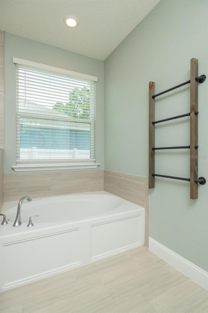 213 OLETA WAY — photo 17 of 30