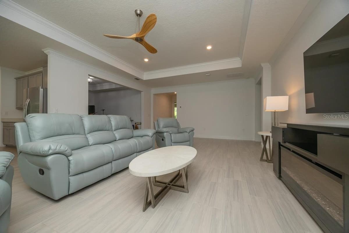 213 OLETA WAY — photo 12 of 30