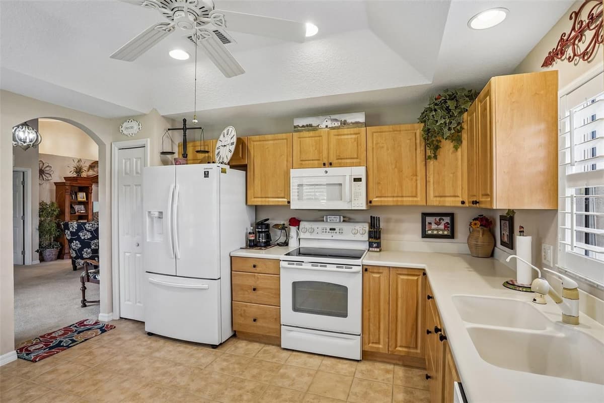 10172 MAINSAIL DRIVE — photo 20 of 58
