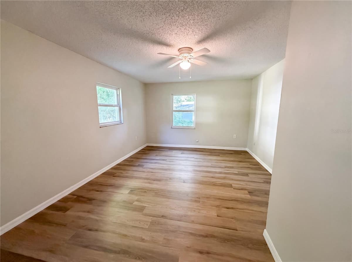 2230 SPRING HOLLOW DRIVE — photo 14 of 20