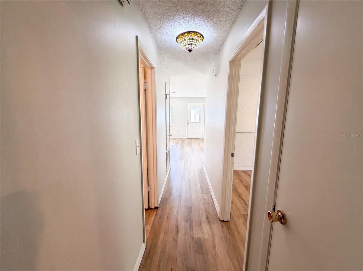 2230 SPRING HOLLOW DRIVE — photo 12 of 20