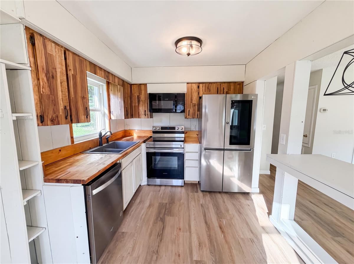 2230 SPRING HOLLOW DRIVE — photo 10 of 20