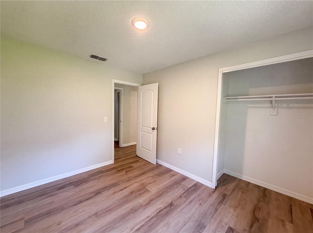 2230 SPRING HOLLOW DRIVE — photo 17 of 20
