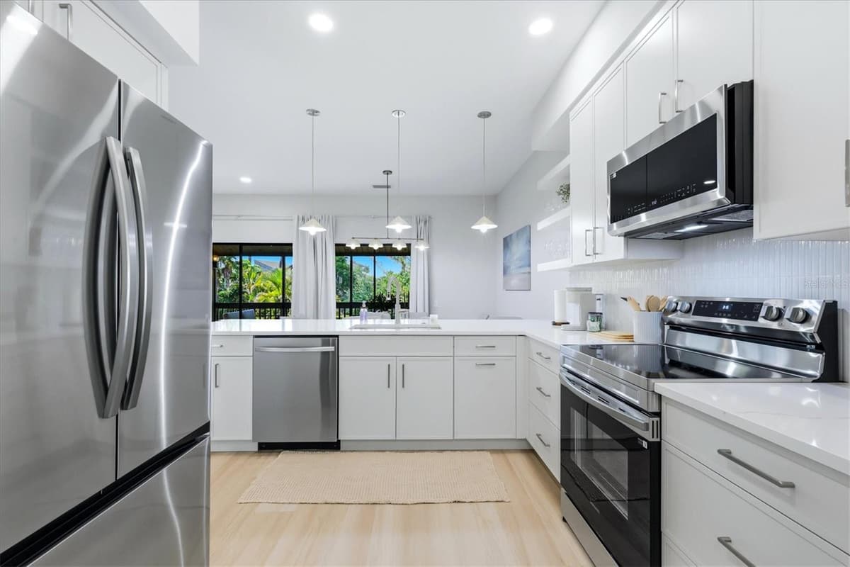 120 WOODLAND PLACE — photo 10 of 65