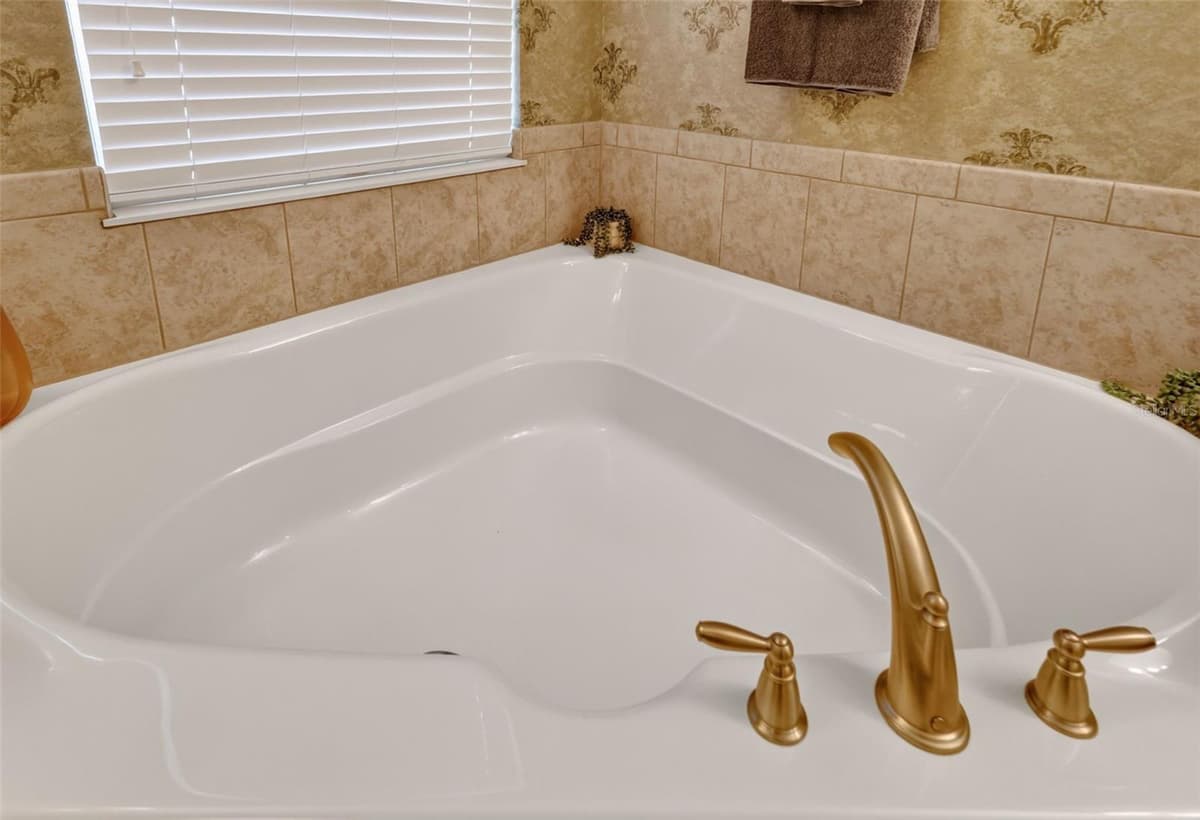 3000 ISOLA BELLA BOULEVARD — photo 38 of 80