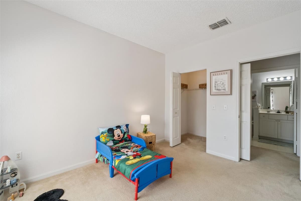 426 ARBOR LAKES — photo 10 of 20