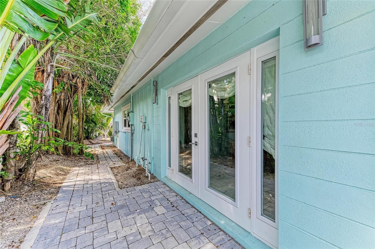 580 LINLEY STREET — photo 30 of 90