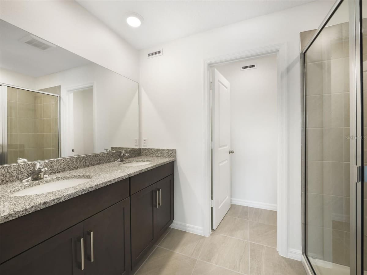 1649 GREENLEAF WOOD COVE — photo 10 of 23