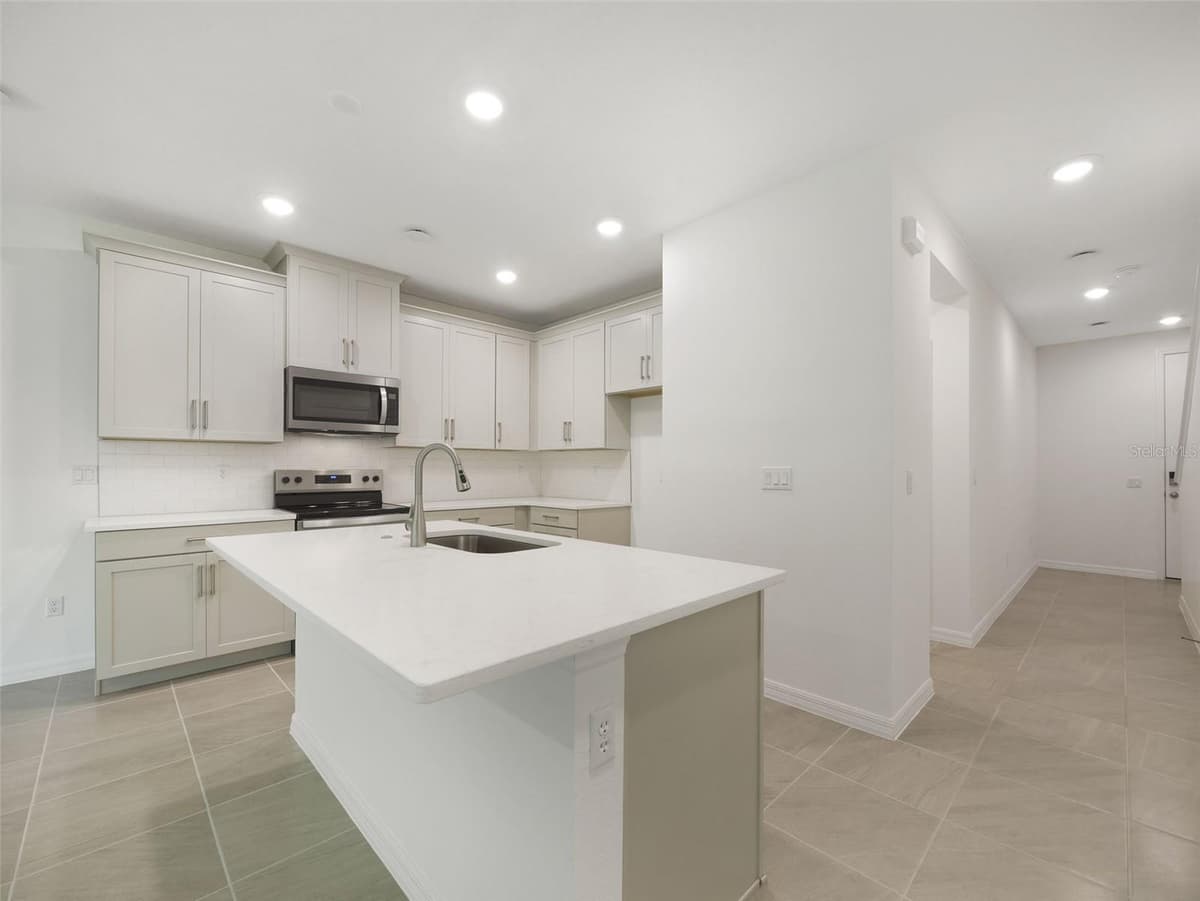 1649 GREENLEAF WOOD COVE — photo 2 of 23