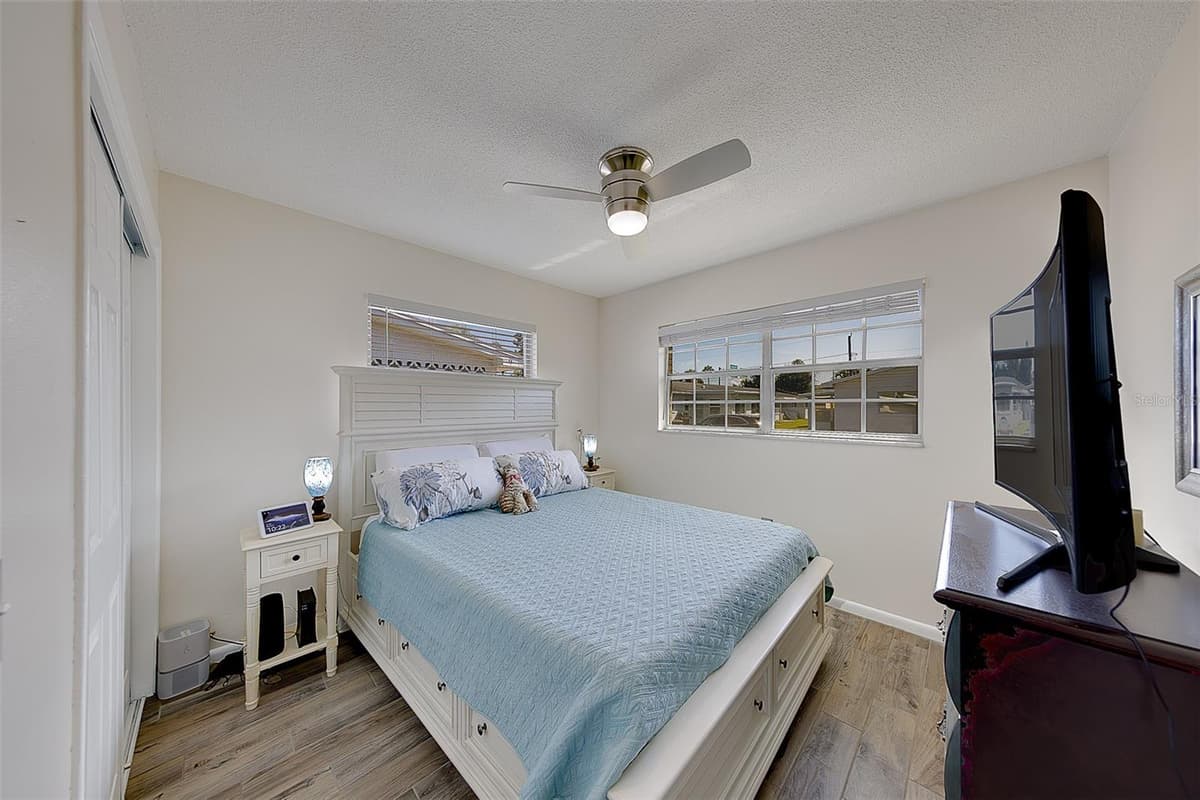 9906 LILY STREET — photo 13 of 48