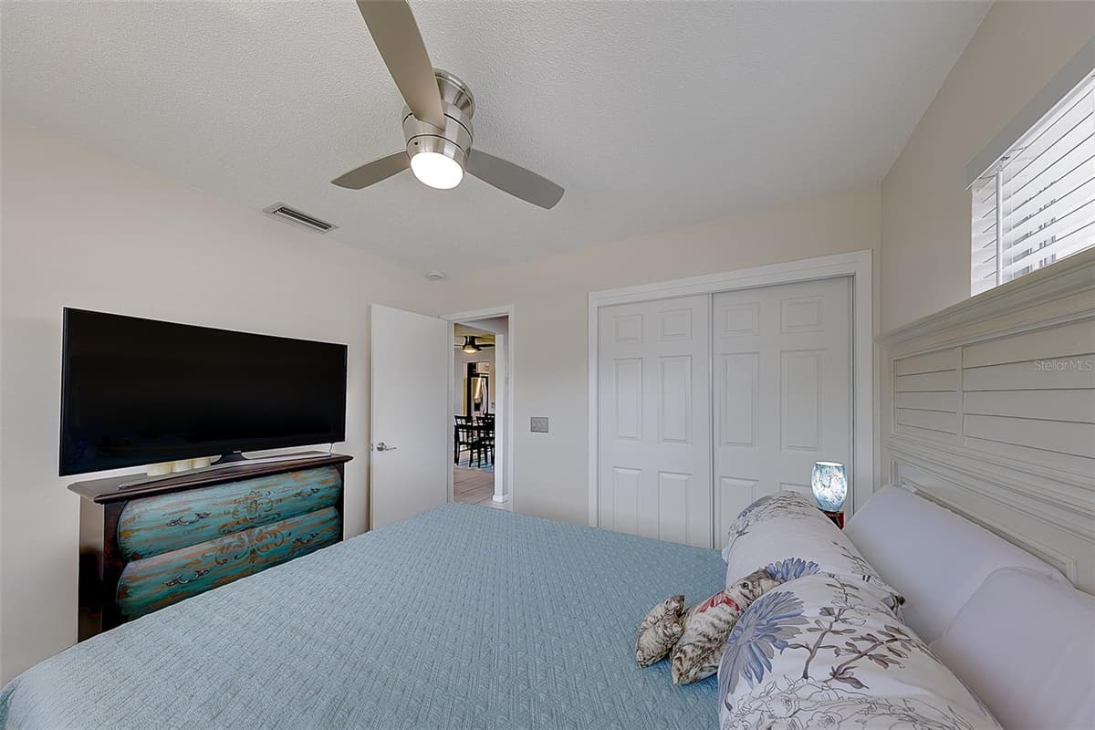 9906 LILY STREET — photo 14 of 48