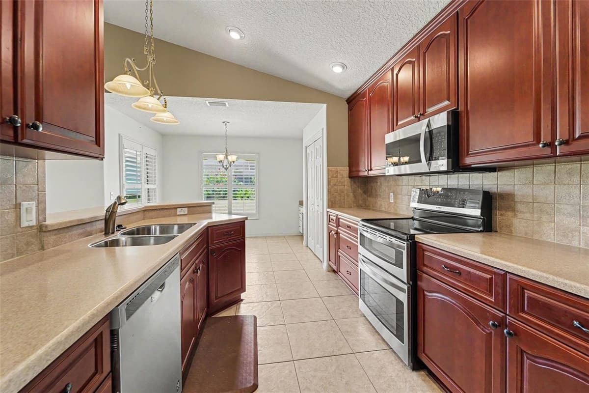 3805 E KIWI COVE CT — photo 6 of 27