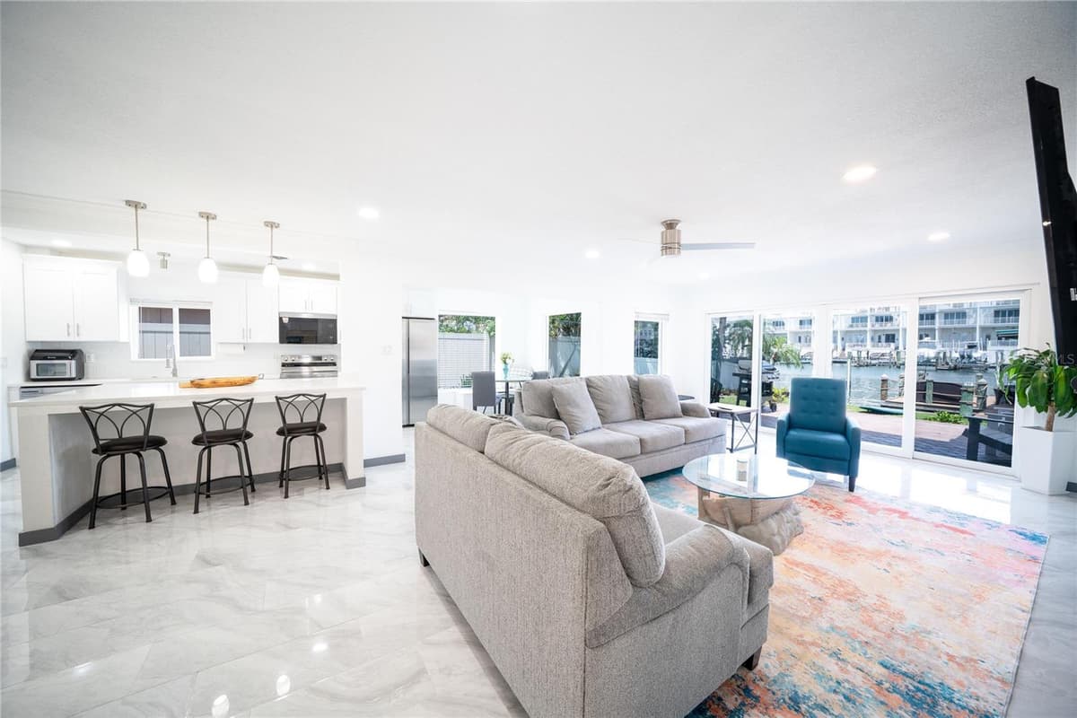 166 BAYSIDE DRIVE — photo 14 of 34