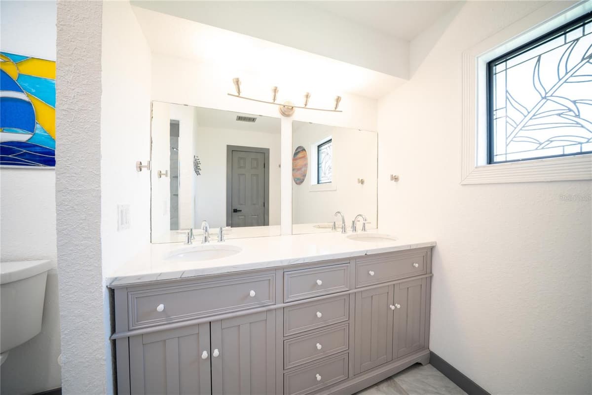 166 BAYSIDE DRIVE — photo 20 of 34