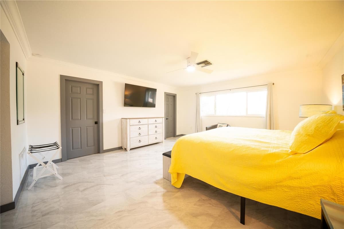 166 BAYSIDE DRIVE — photo 19 of 34
