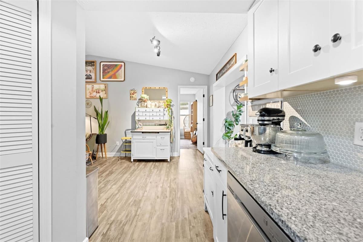 714 SPRUCE STREET — photo 14 of 46