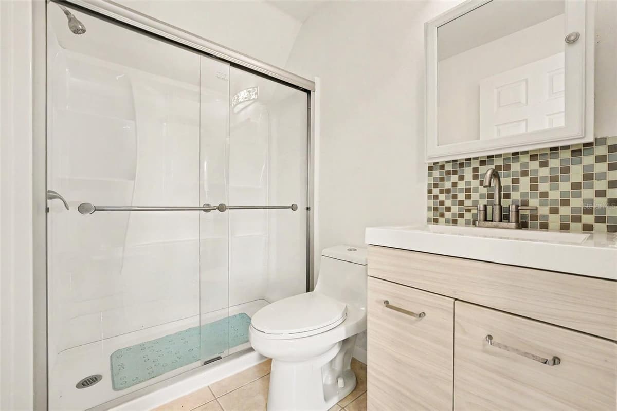 100 SYLVANA COURT — photo 16 of 29