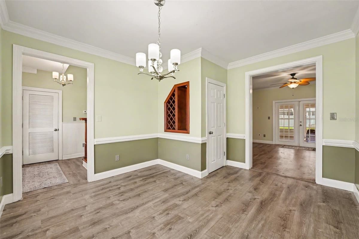 100 SYLVANA COURT — photo 3 of 29