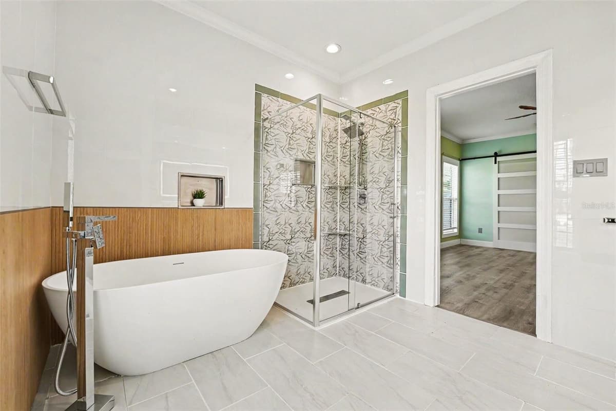 100 SYLVANA COURT — photo 9 of 29