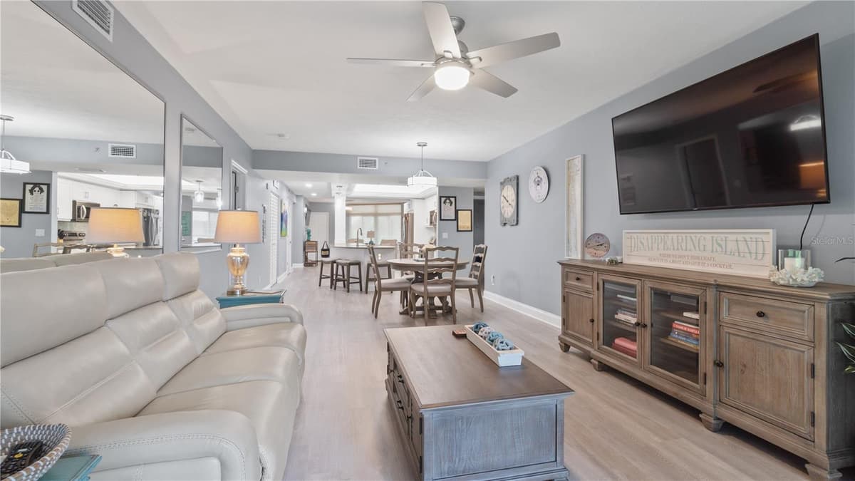 4565 ATLANTIC AVENUE — photo 11 of 43
