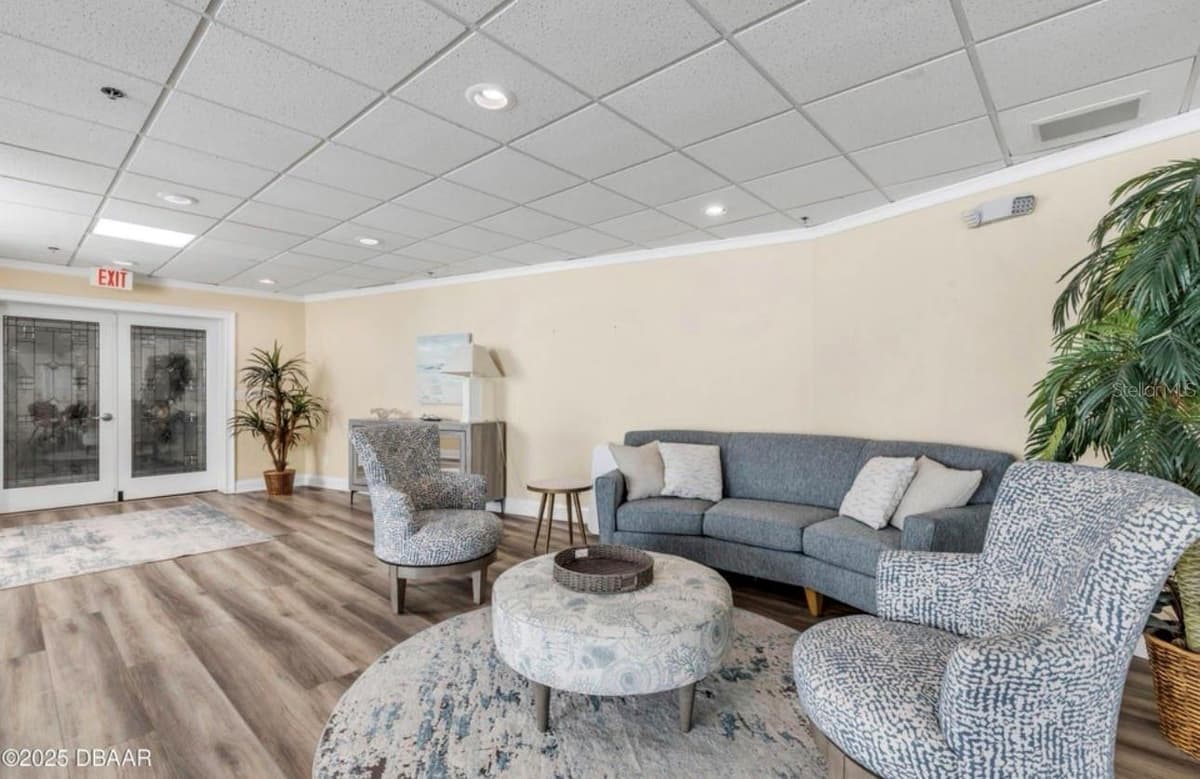 4565 ATLANTIC AVENUE — photo 35 of 43