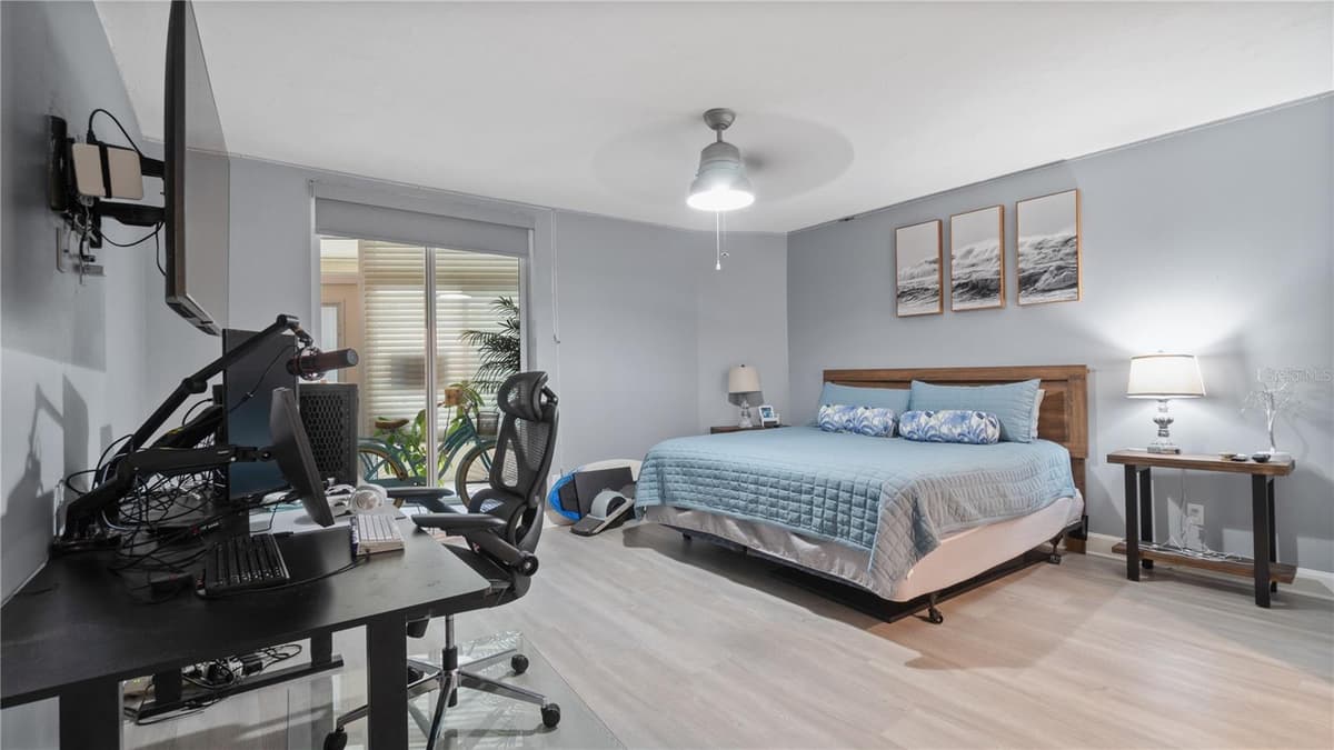 4565 ATLANTIC AVENUE — photo 16 of 43