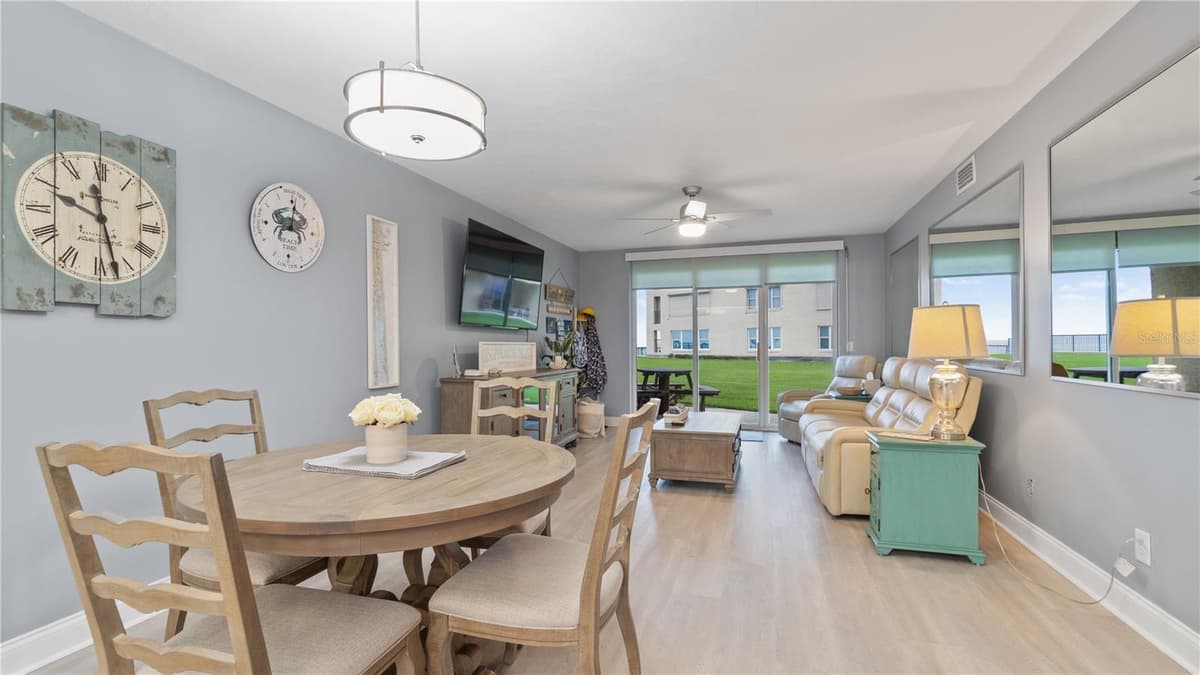 4565 ATLANTIC AVENUE — photo 9 of 43