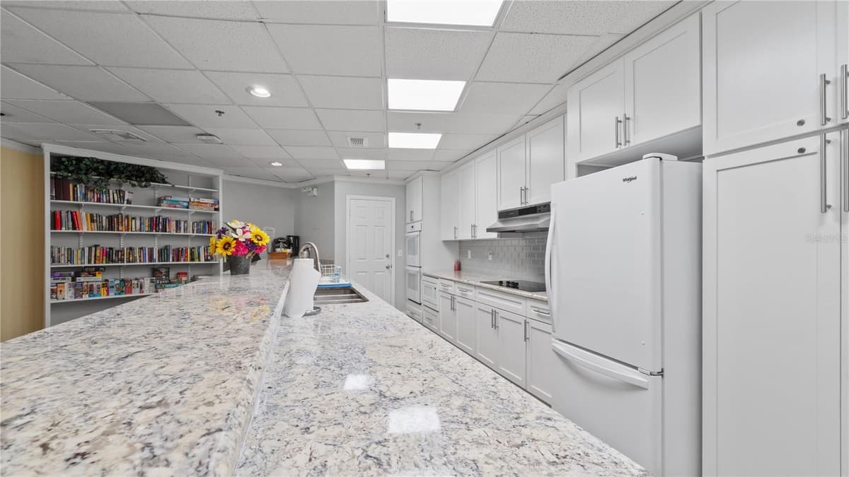 4565 ATLANTIC AVENUE — photo 40 of 43
