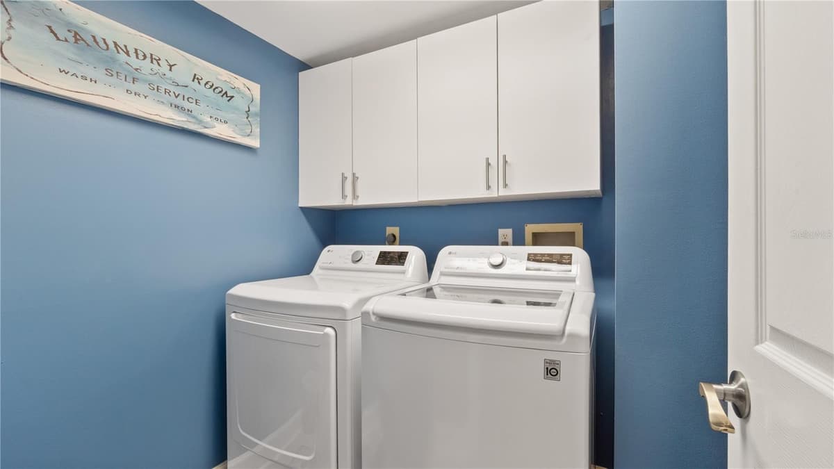 4565 ATLANTIC AVENUE — photo 23 of 43