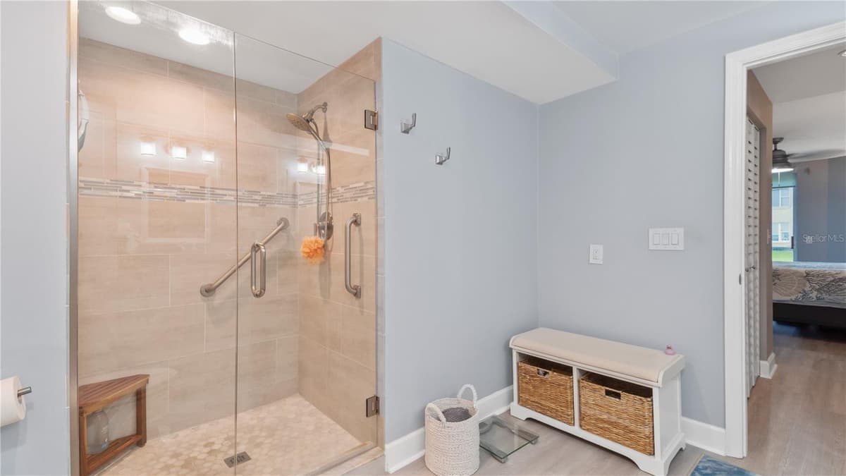 4565 ATLANTIC AVENUE — photo 15 of 43