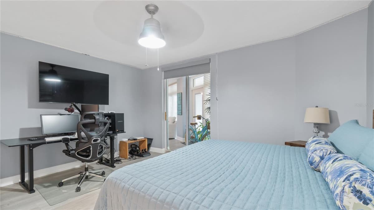 4565 ATLANTIC AVENUE — photo 18 of 43