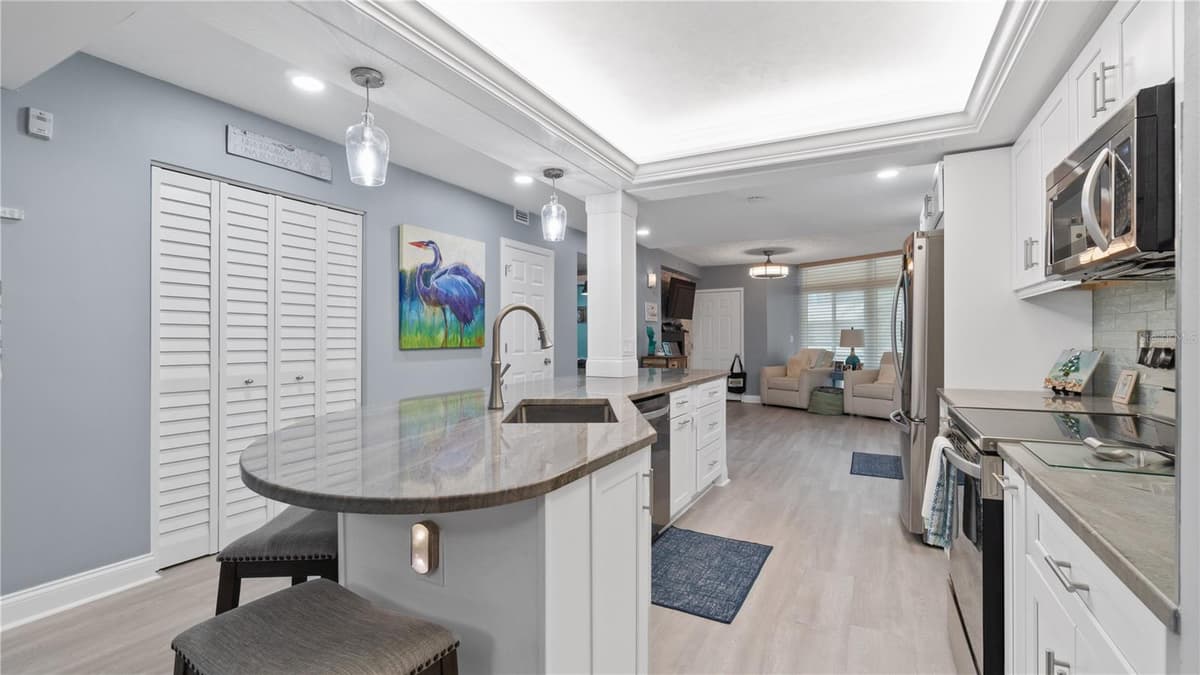 4565 ATLANTIC AVENUE — photo 7 of 43